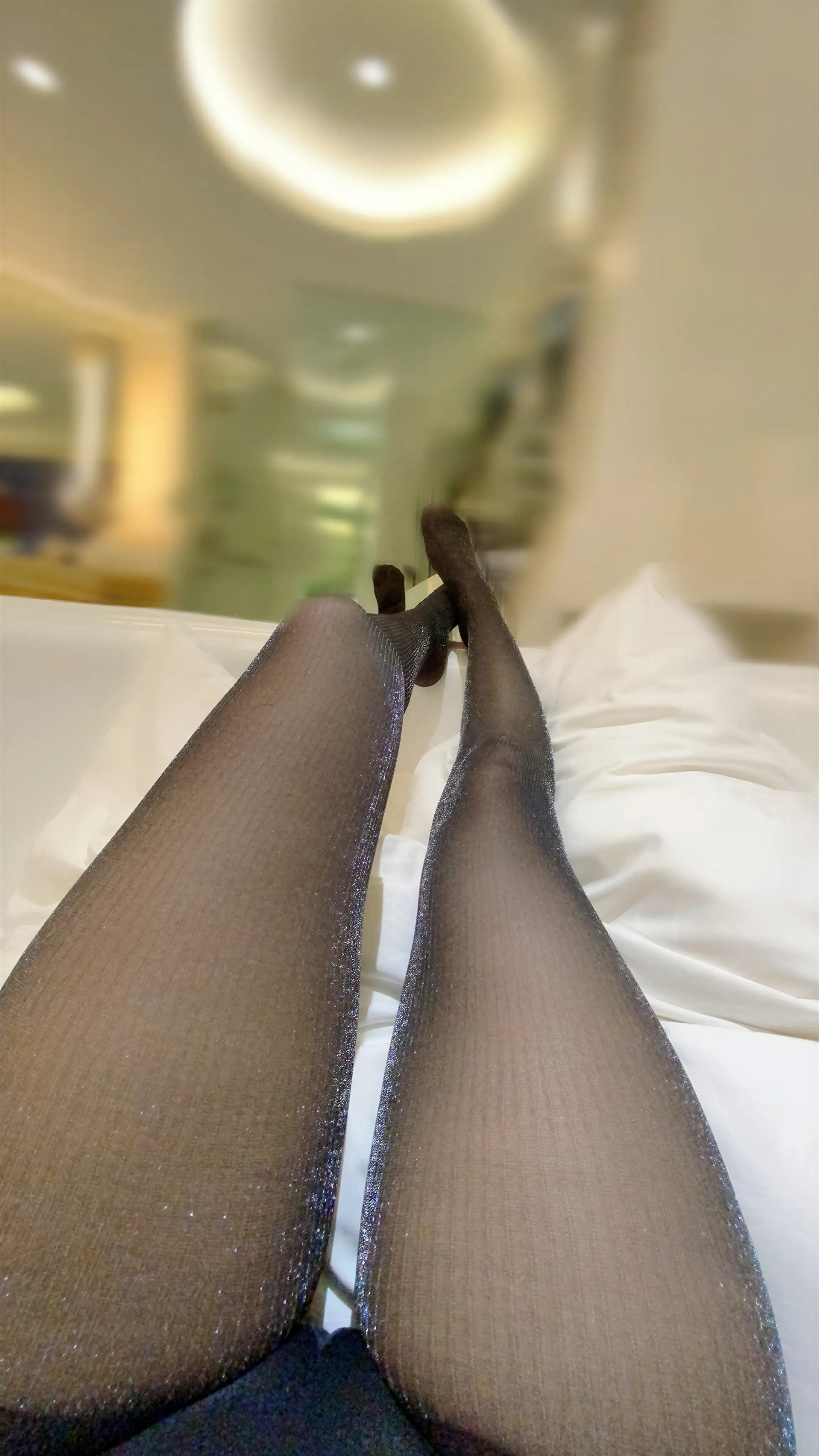 俏妞qiaoniuTT – 浴缸里穿黑丝 6P